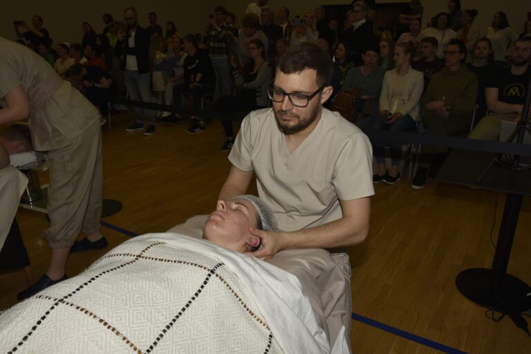 Masažuotojų konkursas nėščiosios masažas