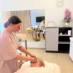 Pagrindinis 16 kombinuotas veido masazas siauliuose